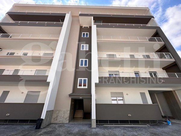 appartamento in vendita a Caserta in zona Acquaviva