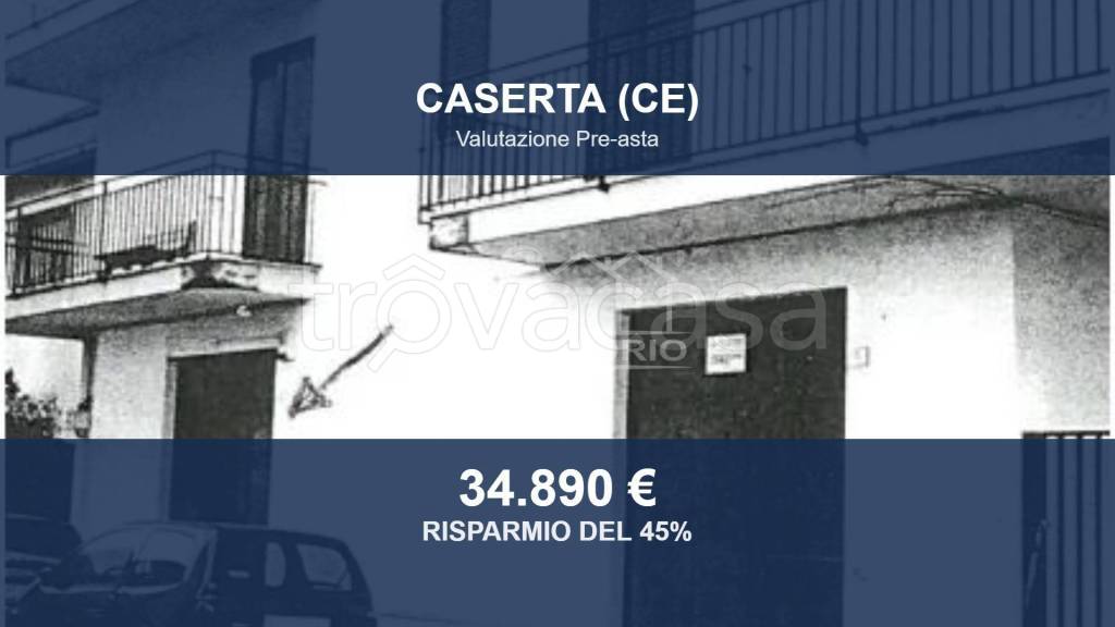 negozio in vendita a Caserta in zona Centro Città