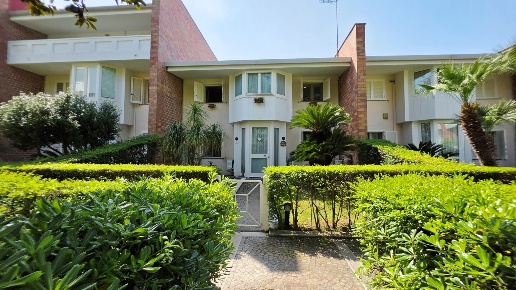 casa indipendente in vendita a Caserta in zona San Leucio