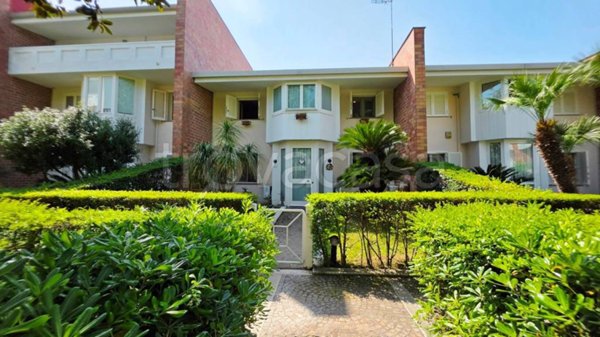 casa indipendente in vendita a Caserta in zona Briano