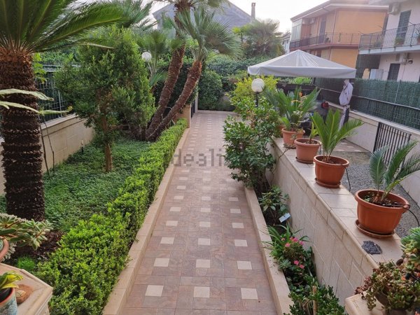 casa indipendente in vendita a Caserta