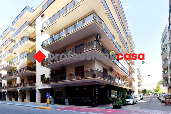 negozio in vendita a Caserta in zona Centro Città