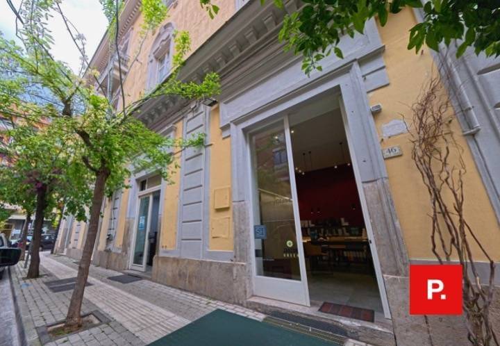 negozio in vendita a Caserta in zona Centro Città