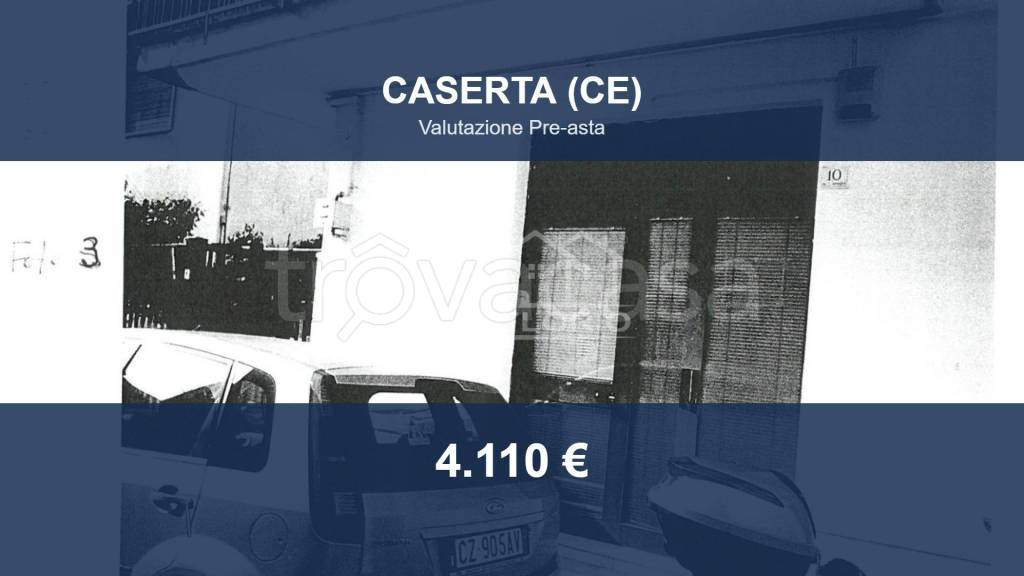 locale commerciale in vendita a Caserta in zona Centro Città