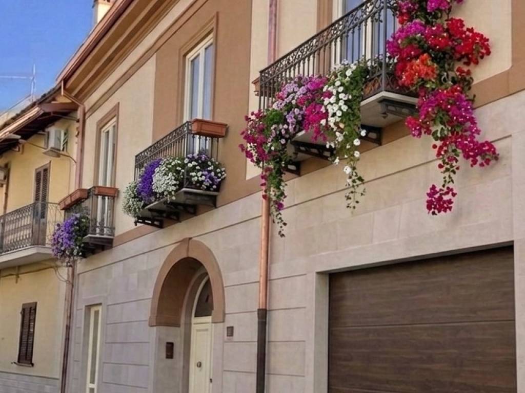 intera palazzina in vendita a Caserta in zona Garzano