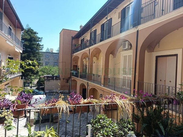 appartamento in vendita a Caserta in zona Acquaviva