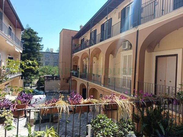 appartamento in vendita a Caserta in zona Acquaviva
