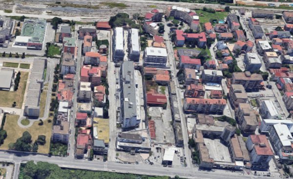 locale di sgombero in vendita a Caserta
