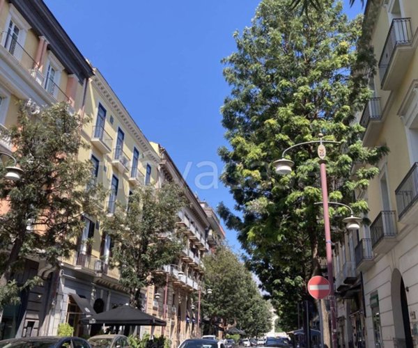 locale commerciale in vendita a Caserta in zona Centro Città