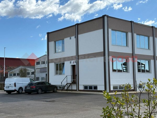 intera palazzina in vendita a Caserta
