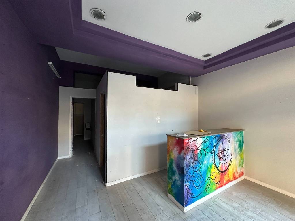 negozio in vendita a Caserta in zona Centro Città