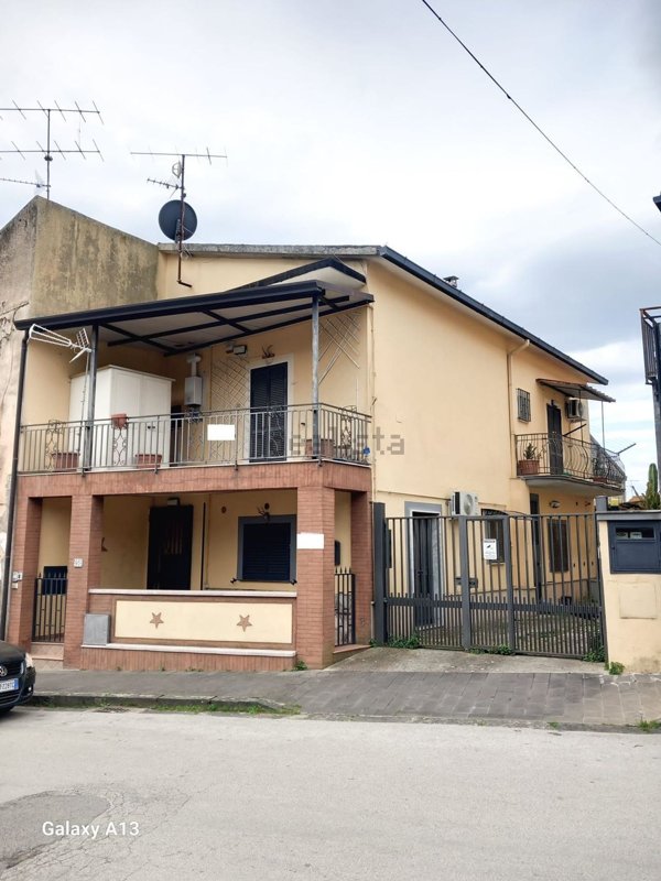 casa indipendente in vendita a Caserta in zona Ospedale