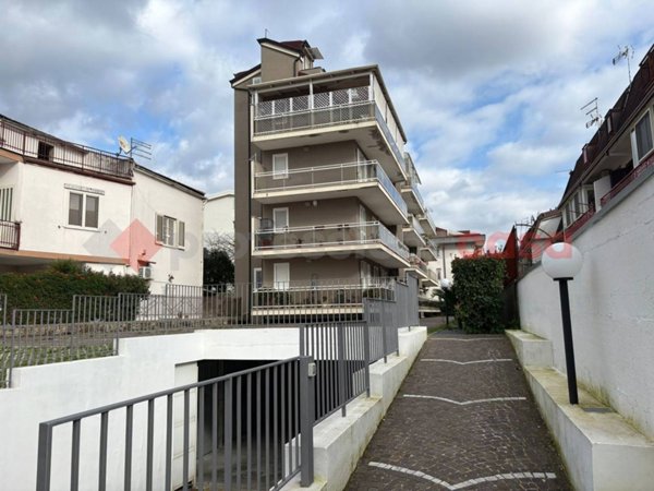 appartamento in vendita a Caserta in zona Acquaviva