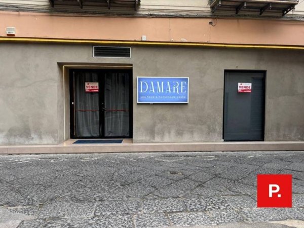 negozio in vendita a Caserta in zona Centro Città