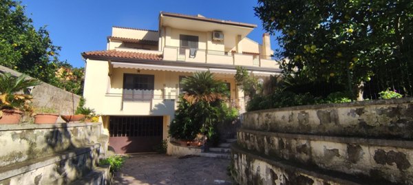 casa indipendente in vendita a Caserta in zona Casolla