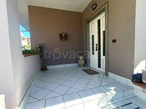 casa indipendente in vendita a Caserta in zona Acquaviva