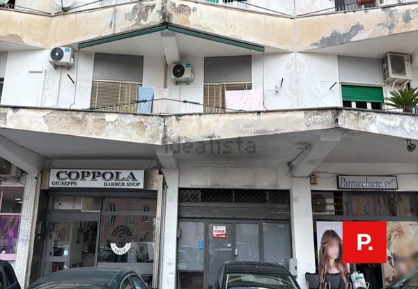 locale commerciale in vendita a Caserta in zona Ospedale