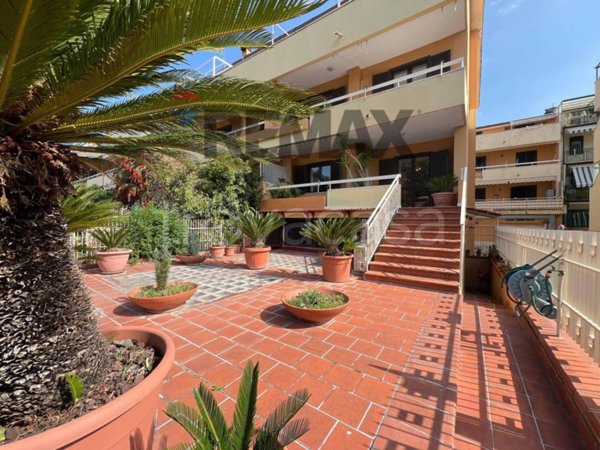 casa indipendente in vendita a Caserta in zona Centurano/Cerasole