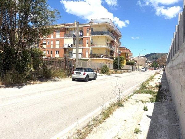 intera palazzina in vendita a Caserta in zona San Clemente