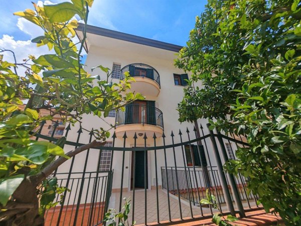 casa indipendente in vendita a Caserta in zona Centurano/Cerasole