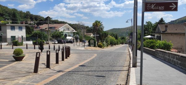 casa indipendente in vendita a Caserta in zona Vaccheria