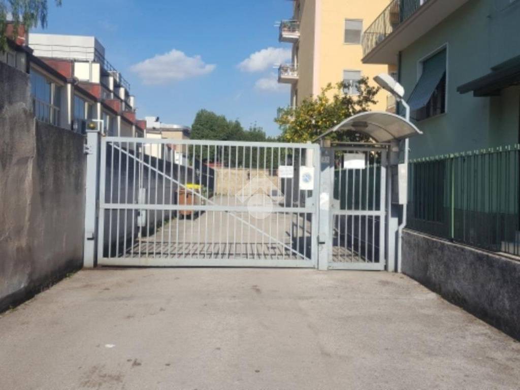 appartamento in vendita a Caserta in zona Acquaviva