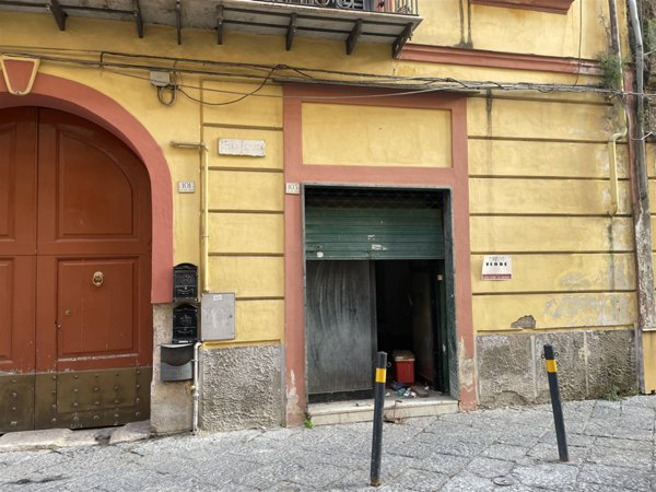 negozio in vendita a Caserta in zona Centro Città