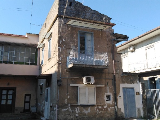 casa indipendente in vendita a Caserta in zona San Leucio
