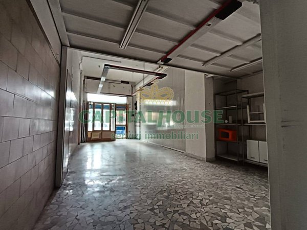 locale commerciale in vendita a Caserta