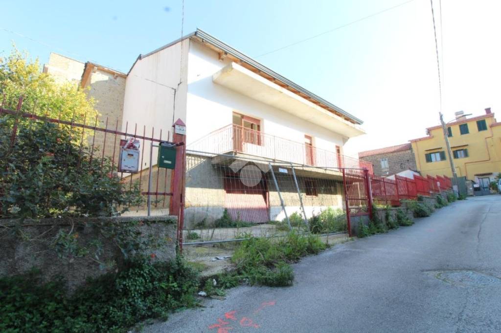 casa indipendente in vendita a Caserta in zona Briano
