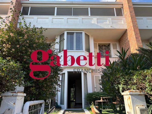 casa indipendente in vendita a Caserta in zona Briano