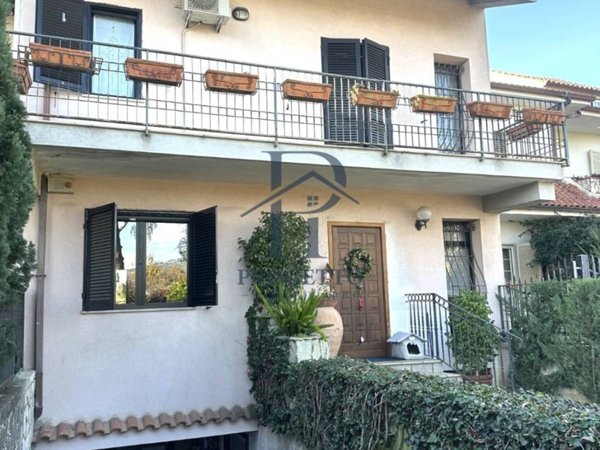 casa indipendente in vendita a Caserta