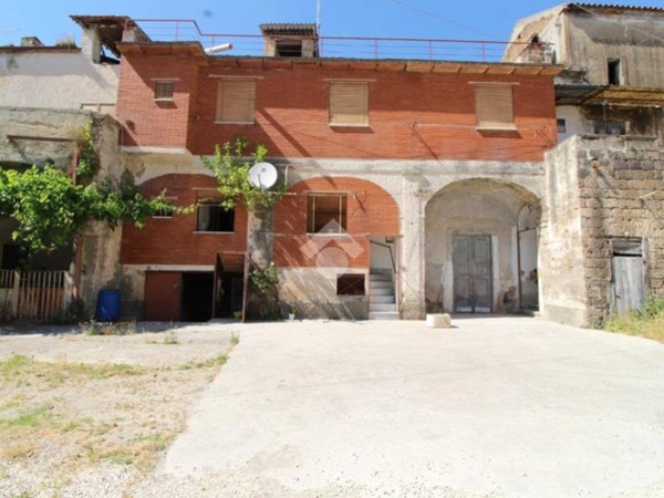appartamento in vendita a Caserta in zona Briano