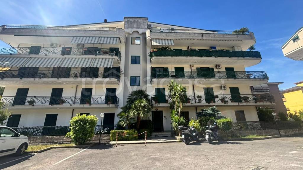 appartamento in vendita a Caserta in zona Centurano/Cerasole