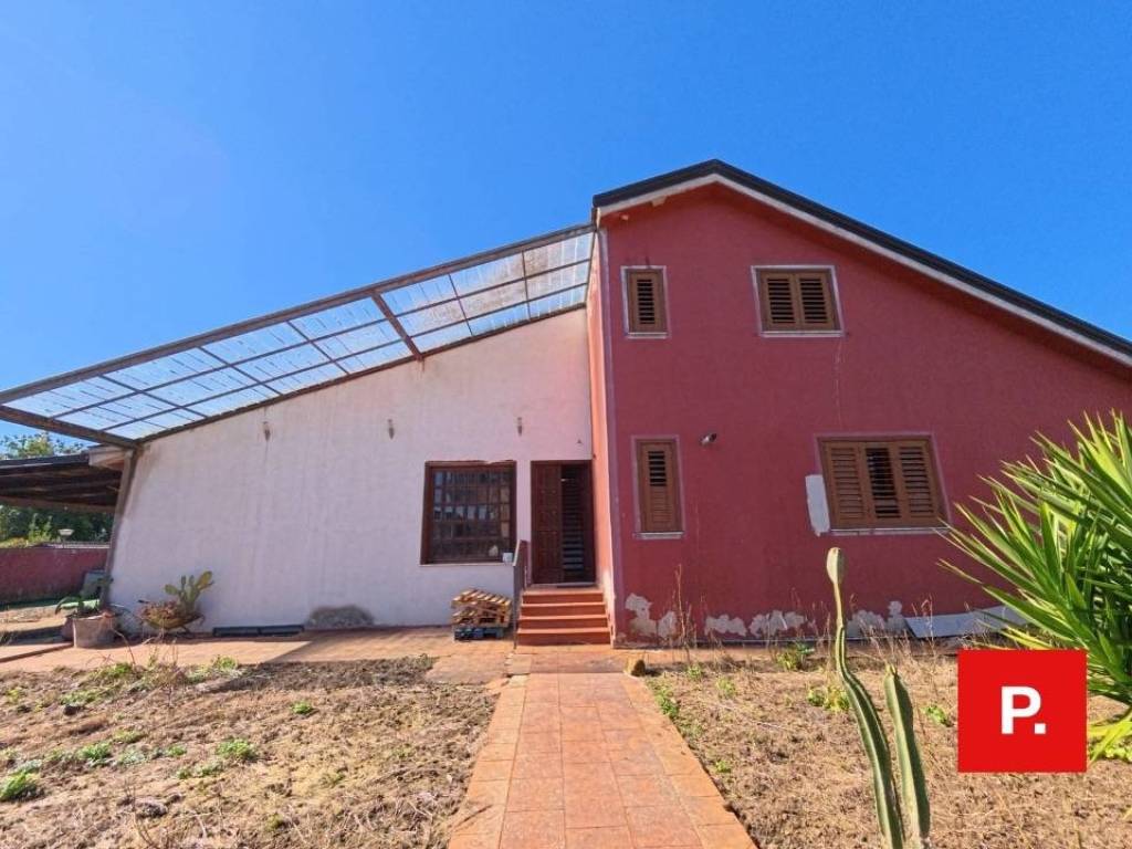 casa indipendente in vendita a Caserta in zona Casola