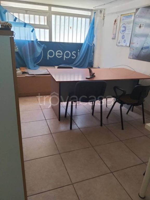 negozio in vendita a Caserta in zona Acquaviva
