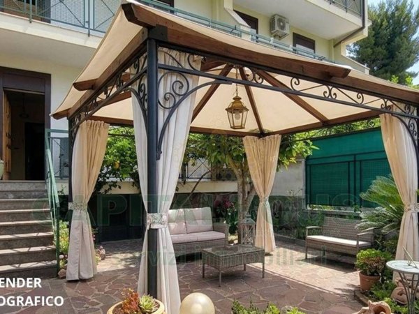 casa indipendente in vendita a Caserta in zona San Clemente