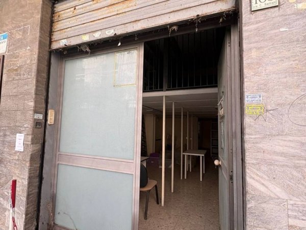 negozio in vendita a Caserta
