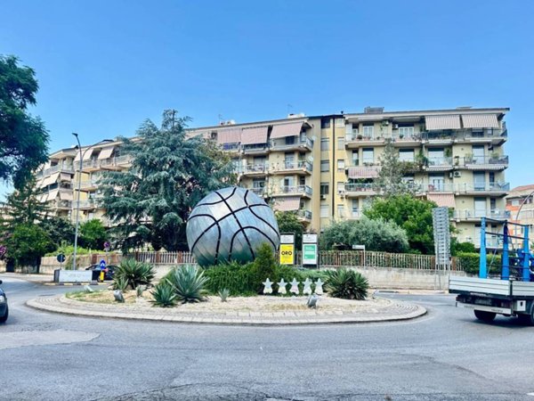 appartamento in vendita a Caserta in zona Michelangelo