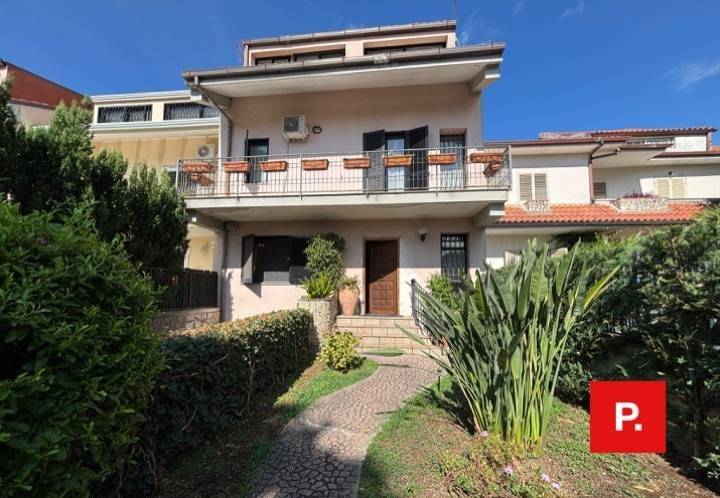 casa indipendente in vendita a Caserta in zona Sala di Caserta