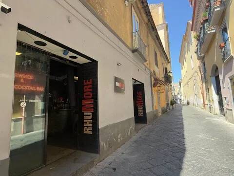 negozio in vendita a Caserta