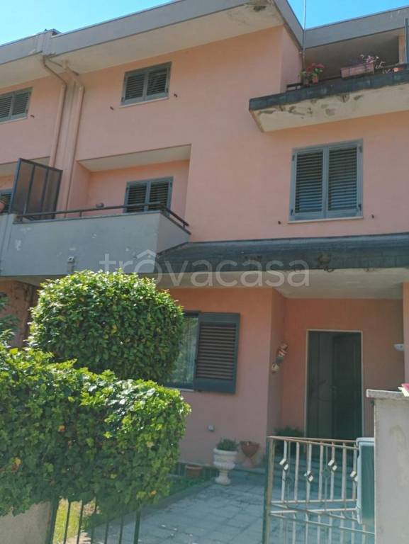 casa indipendente in vendita a Caserta in zona San Clemente