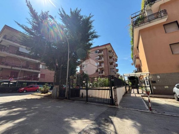 ufficio in vendita a Caserta in zona Acquaviva