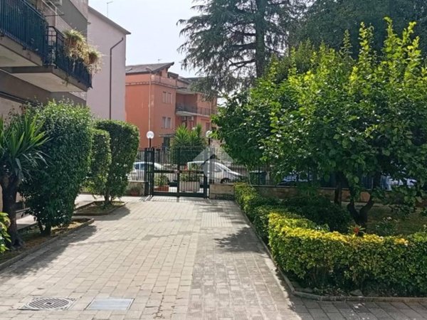 appartamento in vendita a Caserta in zona Acquaviva