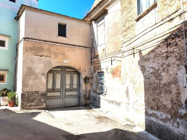 casa indipendente in vendita a Caserta in zona San Clemente