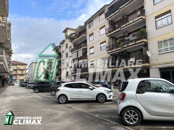 appartamento in vendita a Caserta in zona Acquaviva
