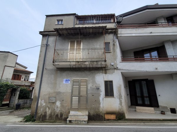 casa indipendente in vendita a Caserta in zona Casola