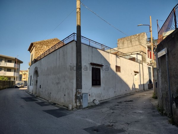 casa indipendente in vendita a Caserta in zona Casolla