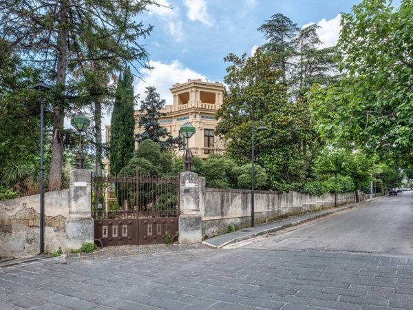 villa in vendita a Caserta in zona San Leucio