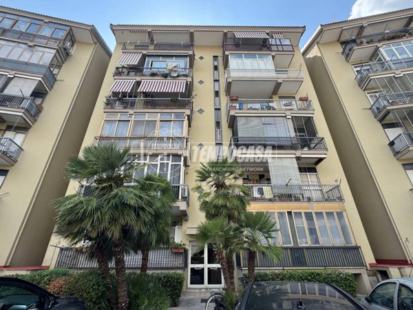 appartamento in vendita a Caserta in zona Michelangelo